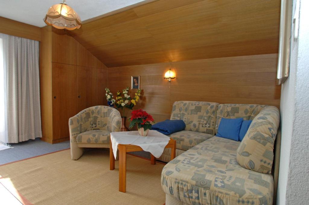 Haus Kneissl Apartman Seefeld in Tirol Szoba fotó